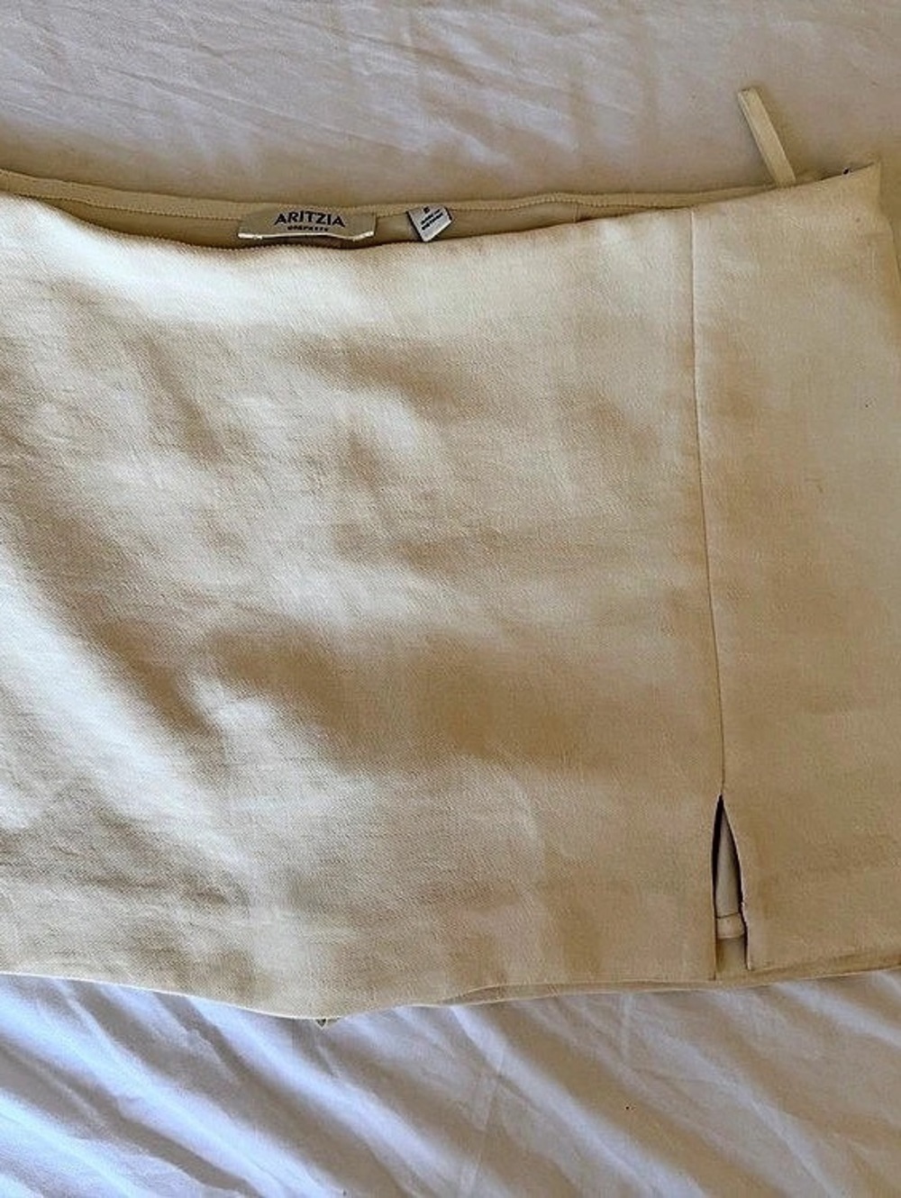 Aritzia Daphne Skirt - Crepette Mini Skirt in White Size 6